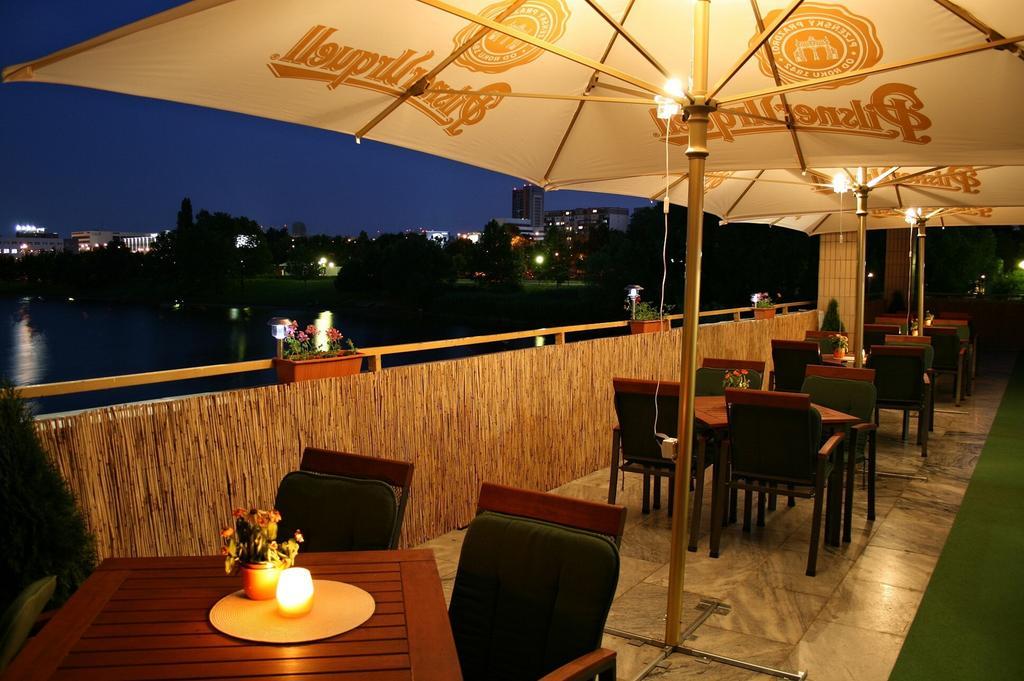 Garni Hotel Junior Bratislava Exterior foto